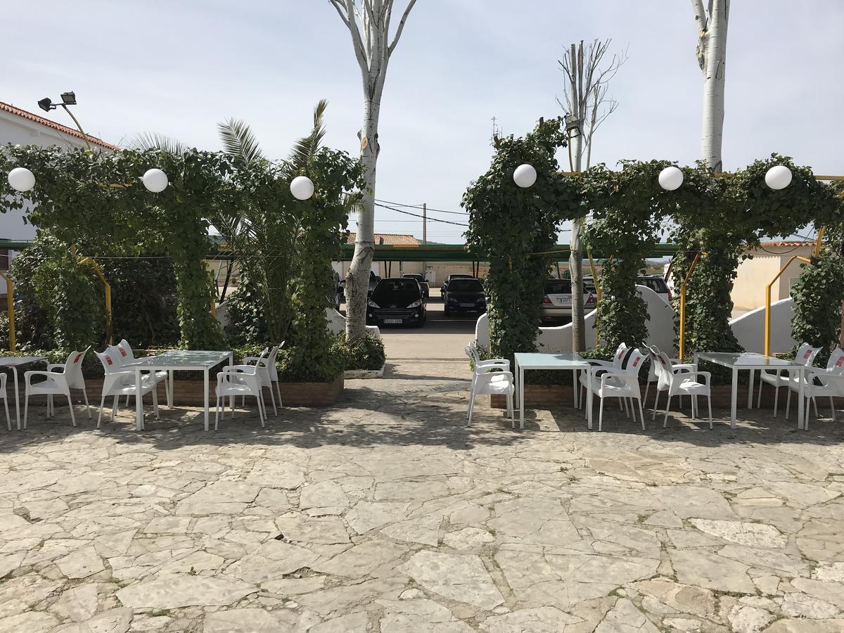 Hotel Restaurante Santa Cruz Santa Cruz De Mudela Esterno foto